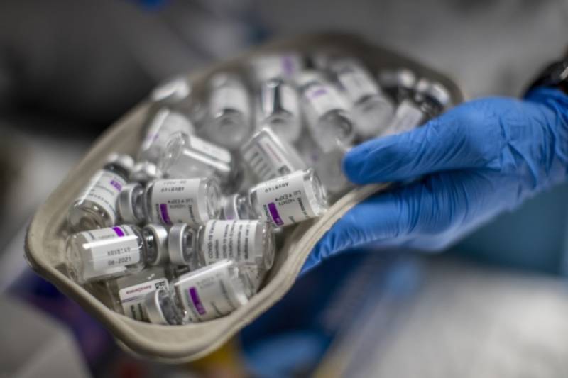 AstraZeneca: Παραδέχεται για πρώτη φορά ότι το εμβόλιο για τον κορονοϊό προκαλεί παρενέργειες