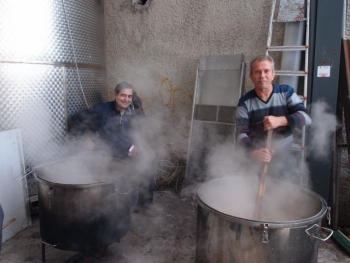 Λιώσιμο γουρουνιού στο Ακριτοχώρι (φωτογραφίες)