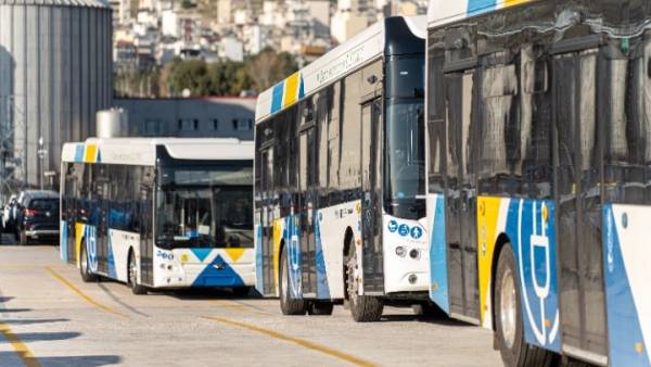 Εφτασαν στην Αθήνα τα πρώτα 140 ηλεκτρικά λεωφορεία
