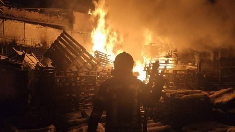 TASS: Ουκρανικό πλήγμα κοντά σε δεξαμενή πετρελαίου στην περιοχή του Λουχάνσκ - Τρεις νεκροί και επτά τραυματίες
