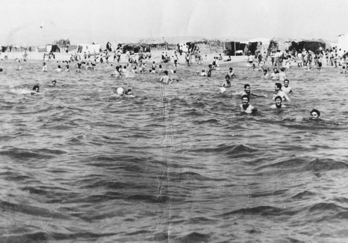 Την εποχή που η ελεύθερη κατασκήνωση σήμαινε διακοπές σε καλύβες στην παραλία της Μεσσήνης