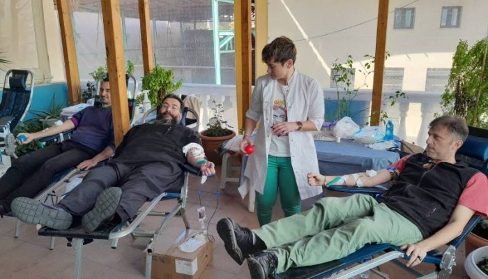 Αιμοδοσία και προσφορά τροφίμων στον Άγιο Νικόλαο Φλαρίου Καλαμάτας