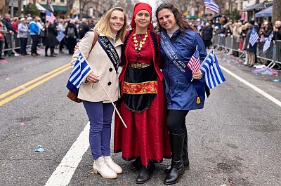 Από αριστερά προς δεξιά: Κυριακή Γκαλίτση, Γεωργία Γιαννουκάκη-Μαμμή και Σωτηρία Ρέγκλα-Ζαζάνη.