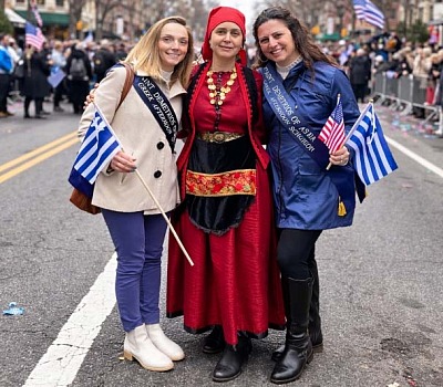 Από αριστερά προς δεξιά: Κυριακή Γκαλίτση, Γεωργία Γιαννουκάκη-Μαμμή και Σωτηρία Ρέγκλα-Ζαζάνη.