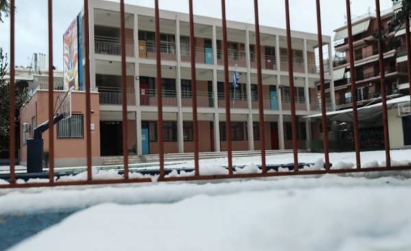 Κακοκαιρία Barbara: Κλειστά τα σχολεία στην Αττική αύριο Δευτέρα