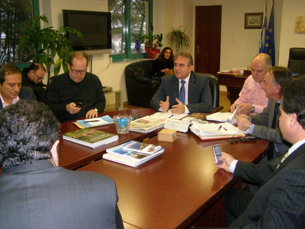 Σύσκεψη Αποστολόπουλου με δημάρχους της Πελοποννήσου