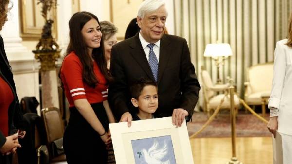 Ο ΠτΔ δέχθηκε στο Προεδρικό Μέγαρο παιδιά από την Παιδική Πινακοθήκη Ελλάδας