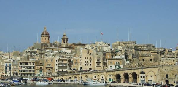 Μάλτα: Εγκατέλειψε το σχέδιο για κλειστά σύνορα σε ανεμβολίαστους