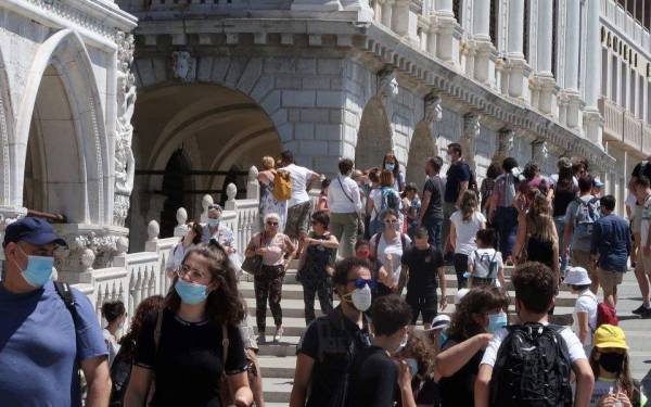Ιταλία: Μικρή αύξηση κρουσμάτων και θανάτων από Covid-19 το τελευταίο 24ωρο