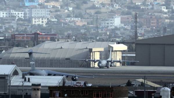 Έκρηξη στο στρατιωτικό αεροδρόμιο της Καμπούλ