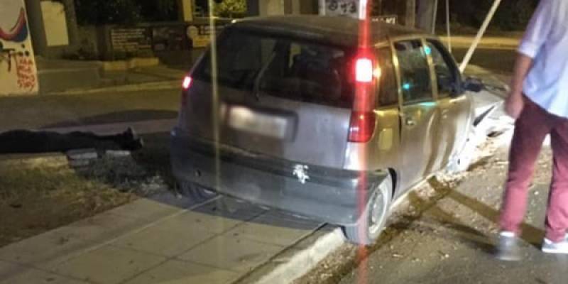 Αρτέμιδα: Αυτοκίνητο καρφώθηκε σε κολόνα - Δυο τραυματίες