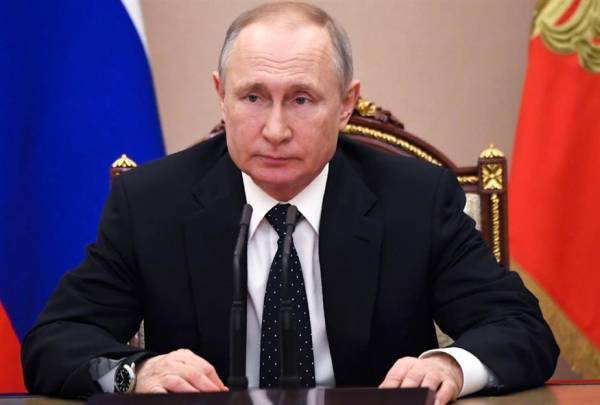 Ο Πούτιν απαντά στη Δύση με κυρώσεις στις ΗΠΑ και τους συμμάχους της
