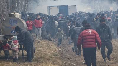 Η Πολωνία παρατείνει την απαγόρευση της πρόσβασης στα σύνορα