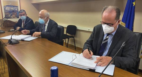 Έπεσαν υπογραφές για τη ΣΔΙΤ διαχείρισης απορριμμάτων στην Περιφέρεια Πελοποννήσου