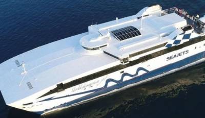 Ταλαιπωρία για τους επιβάτες του &quot;World Champion Jet&quot; - Επιστρέφει στον Πειραιά (βίντεο)