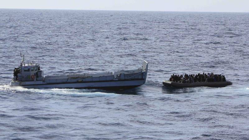Ιστιοφόρο σκάφος με μετανάστες αναποδογύρισε στη θαλάσσια περιοχή βορειοδυτικά της Πάρου (βίντεο)