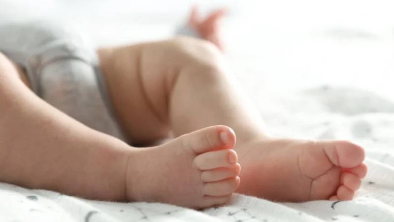 Χανιά: Βρέφος με βαριά κρανιοεγκεφαλική κάκωση – Συνελήφθη η 18χρονη μητέρα