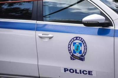 Σύγχρονο Κωσταλέξι στη Λάρισα: 51χρονη ήταν κλεισμένη σε διαμέρισμα για 42 χρόνια – Την ανακάλυψαν επειδή πέθανε η μητέρα της