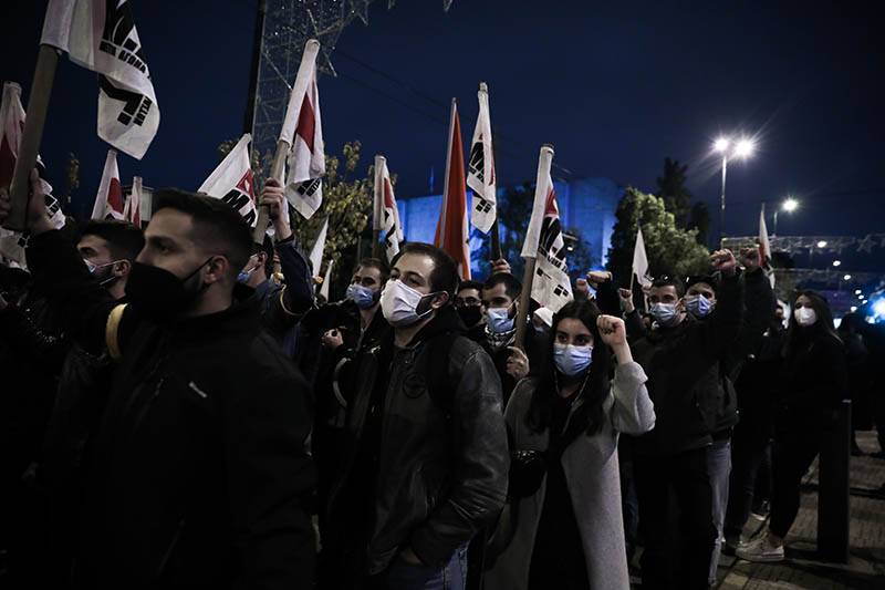 Στην αμερικάνικη πρεσβεία η κεφαλή της πορείας για τα 48 χρόνια από την εξέγερση του Πολυτεχνείου