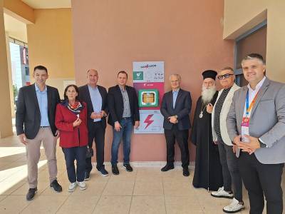 Πελοπόννησος: Ξεκίνησε η δημιουργία σταθμών απινίδωσης