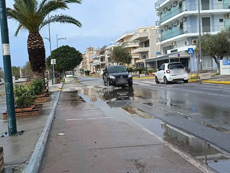 Λιμνάζουν συνεχώς νερά...