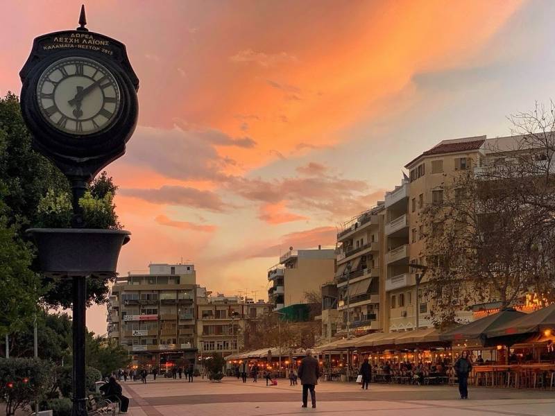 Καλαμάτα: 42χρονη έκλεψε τη χρυσή αλυσίδα από το λαιμό 66χρονου