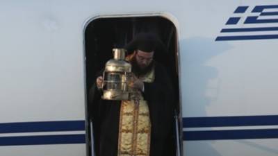 Με αεροσκάφη της AEGEAN και της Olympic Air θα μεταφερθεί και εφέτος το Άγιο Φως σε διάφορες περιοχές της Ελλάδας