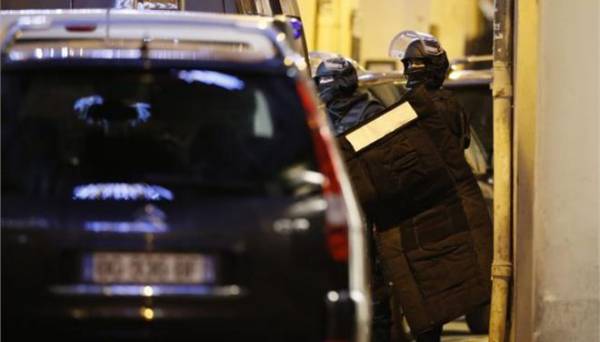 Αίσιο τέλος στην ομηρεία στο Μονπελιέ: Ο δράστης παραδόθηκε, σώοι και ασφαλείς οι όμηροι