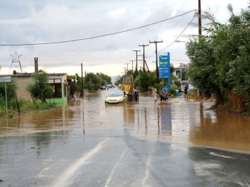 Ζημιές και προβλήματα από το μπουρίνι της 20/9 στην Καλαμάτα (φωτο)