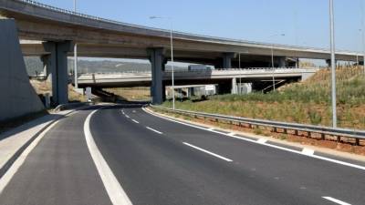 Τροχαία Αττικής: 363 παραβάσεις κυκλοφορίας οχημάτων στη Λωρίδα Έκτακτης Ανάγκης