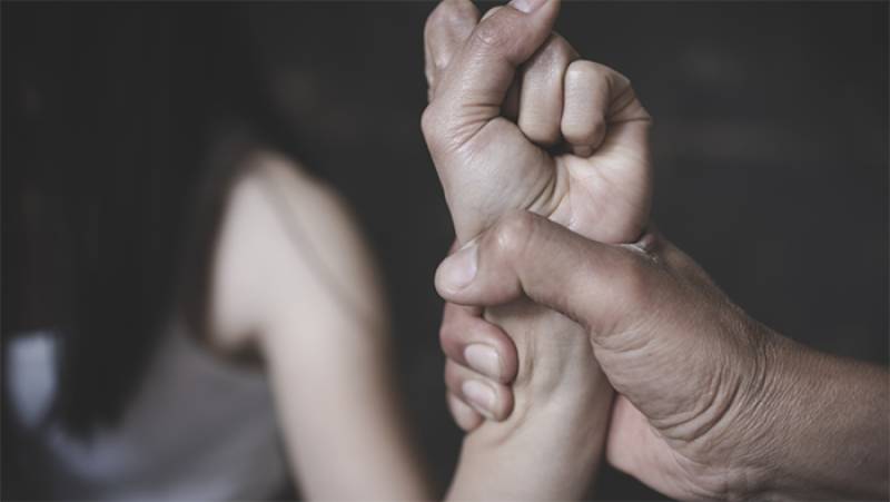 Ενδοοικογενειακή βία: Πάνω από 17.000 καταγγελίες τους πρώτους 9 μήνες του 2025