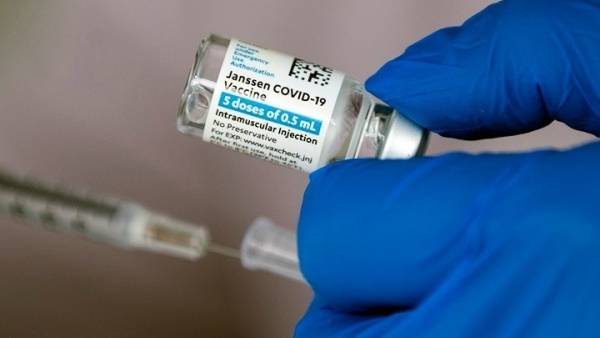 Covid-19: Εμβολιασμοί από σήμερα και με το μονοδοσικό εμβόλιο της Johnson &amp; Johnson