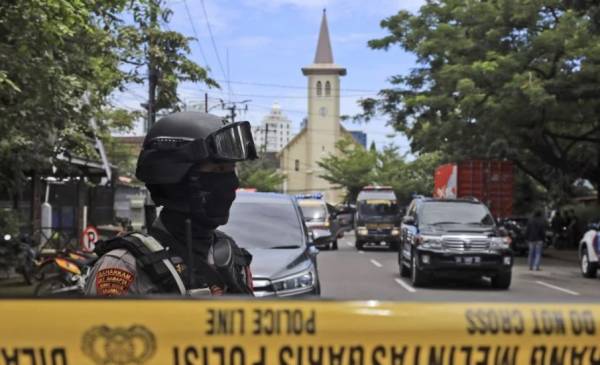 Έκρηξη έξω από εκκλησία στην Ινδονησία - Νεκρός ο φερόμενος ως δράστης