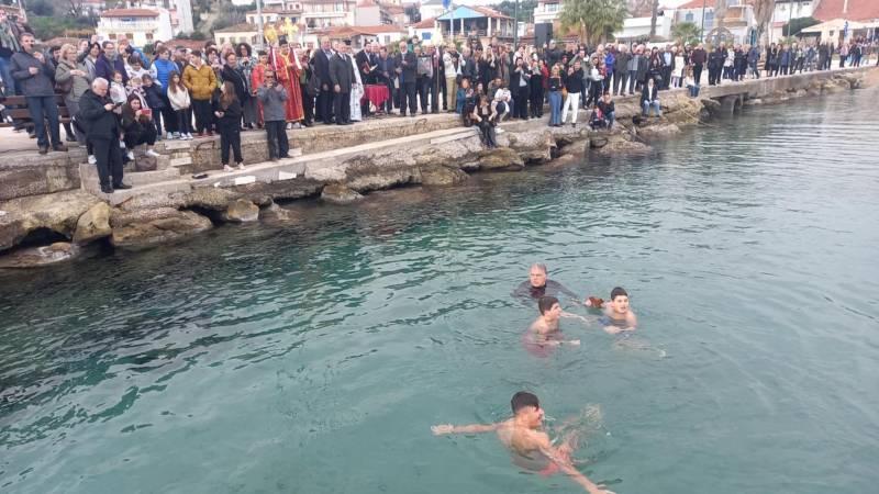 Με λαμπρότητα ο εορτασμός των Θεοφανίων στο Δήμο Πύλου – Νέστορος (φωτογραφίες)