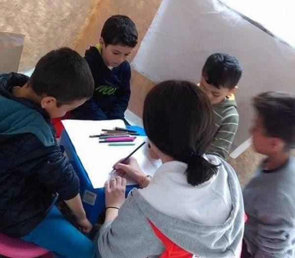 Οι μαθητές ζωγραφίζουν για τους πρόσφυγες 