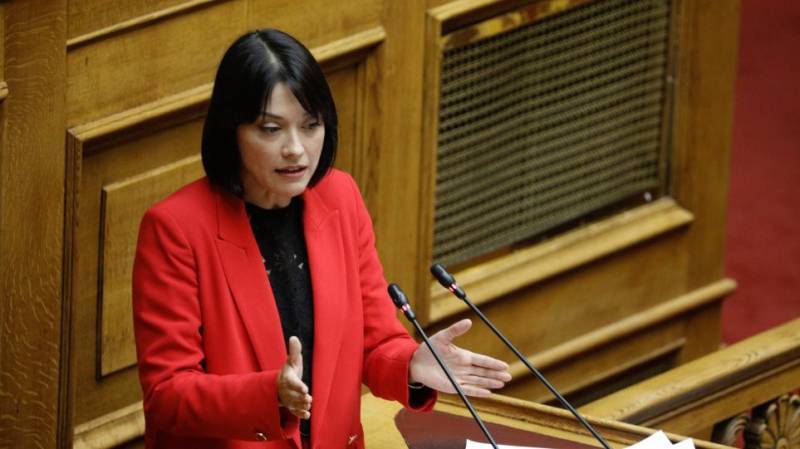 Νάντια Γιαννακοπούλου στη Βουλή: “Θα καταψηφίσουμε όλη την κυβέρνηση”