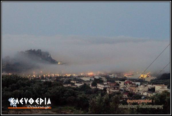 Εντυπωσιακές εικόνες από το &quot;πέπλο&quot; ομίχλης πάνω από την Καλαμάτα