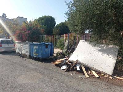 Ασχημη εικόνα δίπλα από το 18ο Νηπιαγωγείο