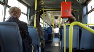 Ιδιώτες ελεγκτές στα λεωφορεία και αύξηση προστίμων για τους «λαθρεπιβάτες»
