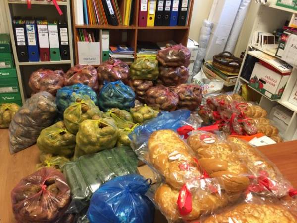 Τρόφιμα σε 70 οικογένειες από το Δήμο Τριφυλίας