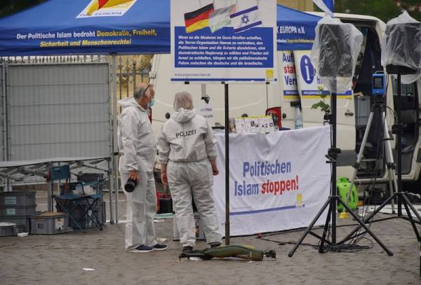 Γερμανία: Μάχη για τη ζωή του δίνει ο αστυνομικός που επιχείρησε να ακινητοποιήσει τον δράστη επίθεσης με μαχαίρι εναντίον πολιτικού στο Μανχάιμ