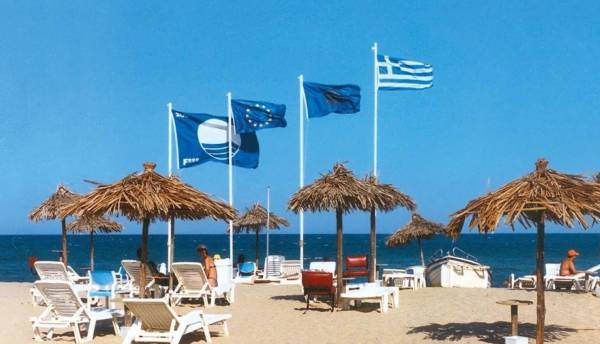 Οι παραλίες που πήραν «Γαλάζια Σημαία» το 2024, δεύτερη παγκοσμίως η Ελλάδα