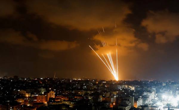Ισραήλ-Παλαιστινιακά Εδάφη: Για δεύτερη ημέρα συνεχίζονται οι συγκρούσεις με αεροπορικές επιθέσεις και ρουκέτες