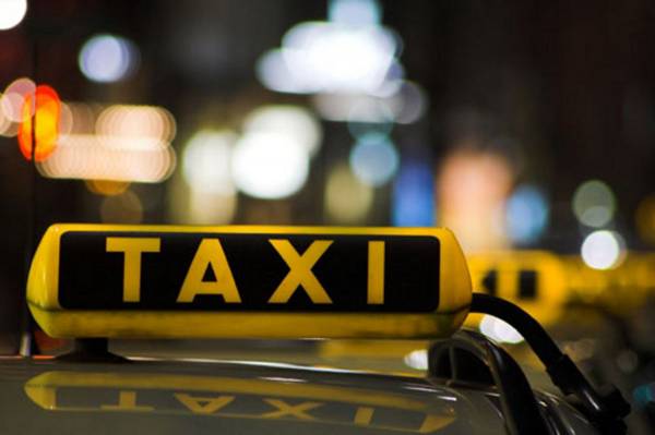Θα κατάσχεται το ταξί σε όσους χρωστούν στον ΟΑΕΕ