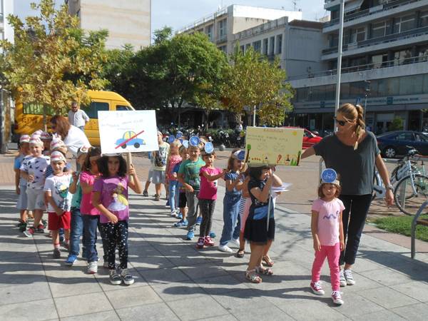 Η &quot;Λιλιπούπολη&quot; διαδηλώνει για πόλεις χωρίς αυτοκίνητο