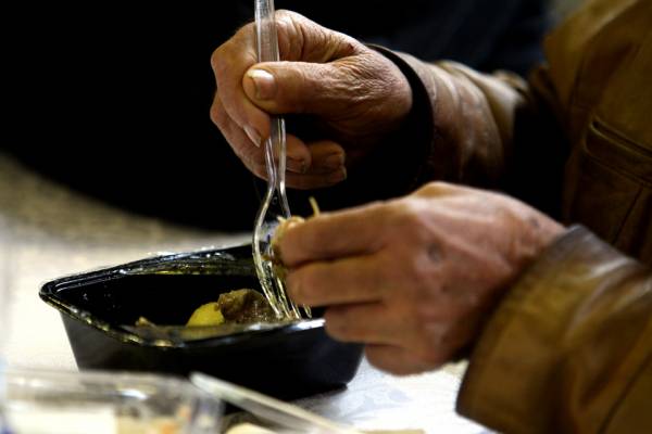 111 “γεύματα αγάπης” από το Δήμο Τριφυλίας