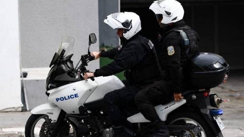Παρίσταναν τους συντηρητές ανελκυστήρων και «ξάφριζαν» σπίτια