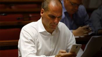 Βαρουφάκης: Δεν θα ψηφίσω απόψε στη Βουλή