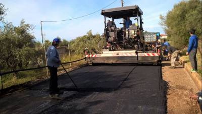 Εργασίες οδοποιίας στην Ενότητα Αυλώνας