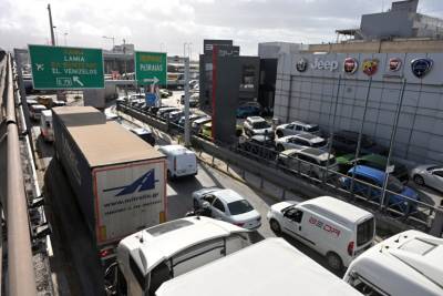 Μέτρα της Tροχαίας για την αποσυμφόρηση του οδικού δικτύου μετά το κυκλοφοριακό «έμφραγμα» λόγω εργασιών στην Αττική Οδό